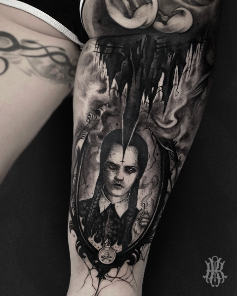 Schwarz und Grau tattoo
